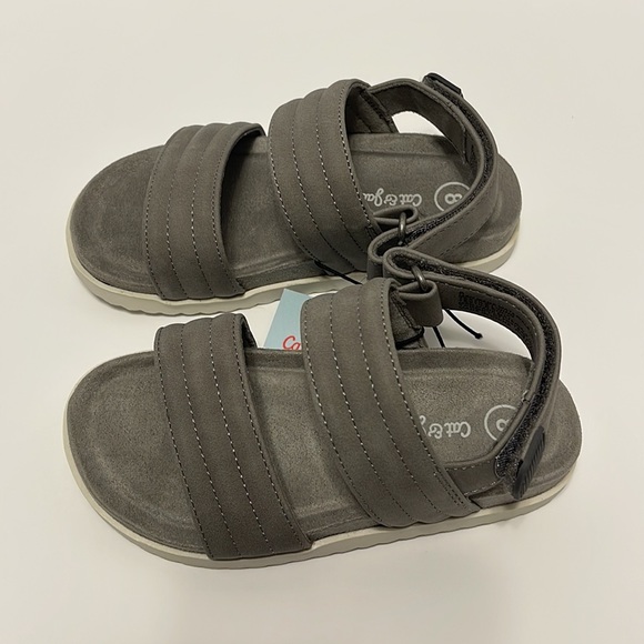 Toddler Boy’s Gray Strap Hook & Loop Closure Footbed Sandals - Picture 4 of 8